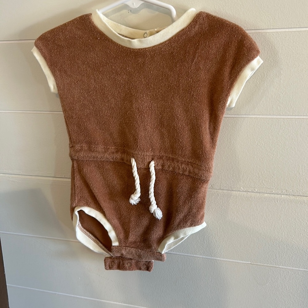 0-3 min. Quincy Mae Terry cloth romper